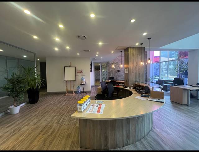 424M² OFFICE TO LET IN SANDTON CENTRAL